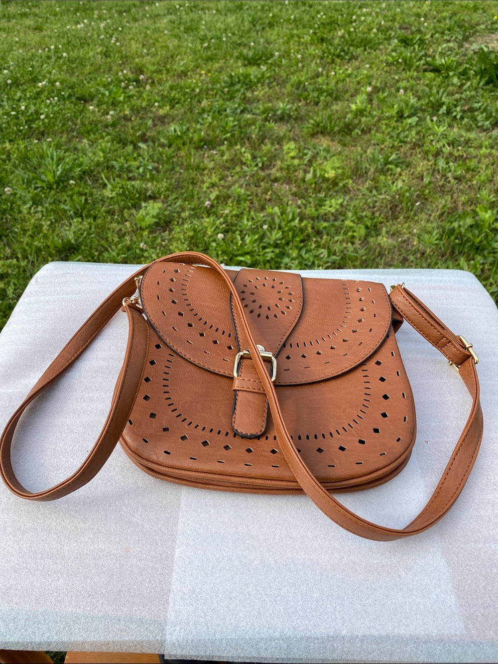Women’s Light Brown Faux-Leather Cutout Boho-Chic Crossbody Saddle Bag